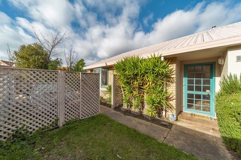 Photo of property in 5 Montague Way, Taradale, Napier, 4112