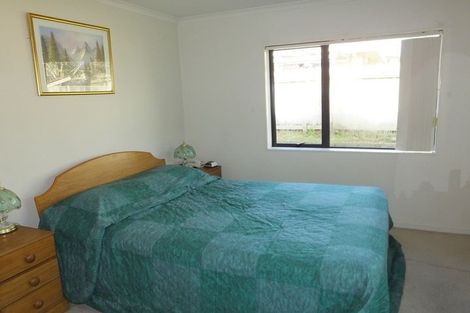 Photo of property in 22 Greenberry Drive, Ranui, Auckland, 0612