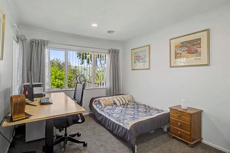 Photo of property in 127 Milne Drive, Paraparaumu, 5032