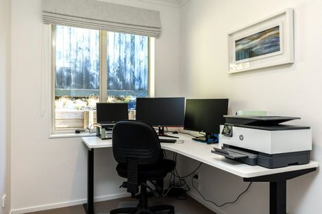 Photo of property in 8 Whitby Close, Waikawa, Picton, 7220