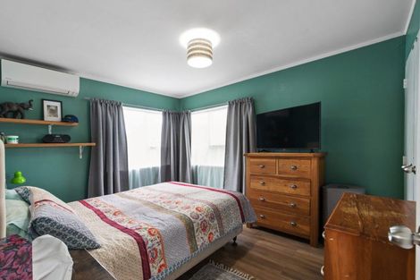 Photo of property in 4 Cross Street, Papakura, 2110