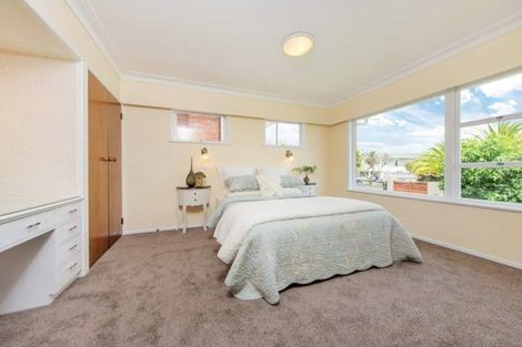 Photo of property in 25 The Crest, Sunnyhills, Auckland, 2010