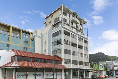 Photo of property in Endeavour Apartments, 15/125 Thorndon Quay, Pipitea, Wellington, 6011