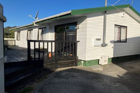 Photo of property in 2/15 Gibson Crescent, Naenae, Lower Hutt, 5011