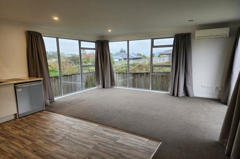 Photo of property in 90 Sunstone Crescent, Timberlea, Upper Hutt, 5018
