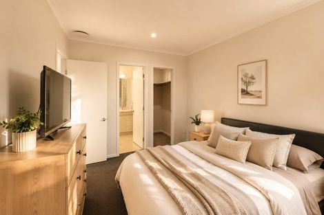 Photo of property in 15 Sirsi Terrace, Broadmeadows, Wellington, 6035