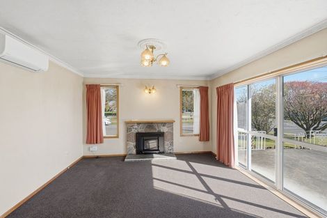 Photo of property in 33 Staveley Street, Avonhead, Christchurch, 8042