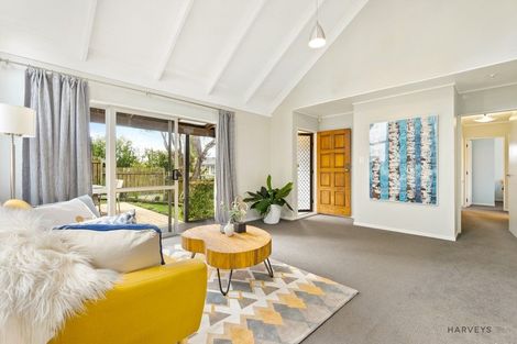 Photo of property in 2/21 Kashmir Road, Glen Eden, Auckland, 0602