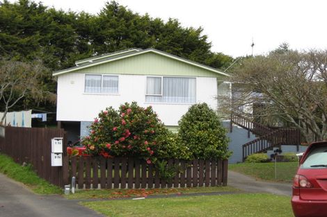 Photo of property in 3 Skeet Place, Merrilands, New Plymouth, 4312