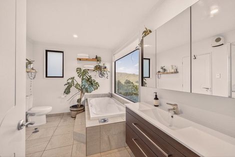 Photo of property in 5 Plains View, Mount Pleasant, Christchurch, 8081