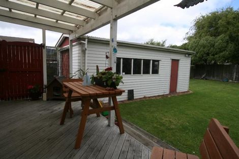 Photo of property in 2 Bracken Street, Petone, Lower Hutt, 5012