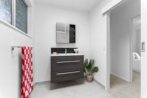 Photo of property in 3/62 Wallace Place, Westown, New Plymouth, 4310