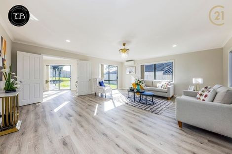 Photo of property in 21 Parkhaven Drive, Rosehill, Papakura, 2113