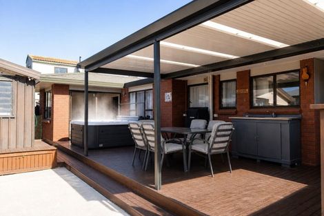Photo of property in 77 Avondale Road, Taradale, Napier, 4112