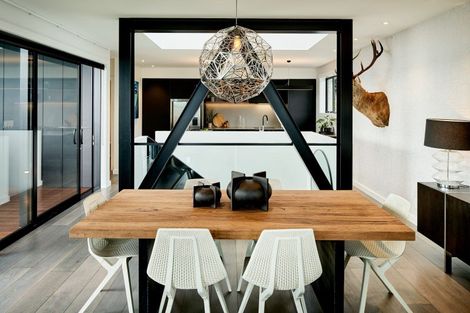 Photo of property in 5 Howard Road, Point Howard, Lower Hutt, 5013