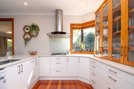 Photo of property in 7 Alpine Grove, Kelvin Grove, Palmerston North, 4414