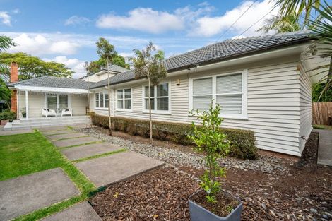 Photo of property in 14 Maleme Avenue, Belmont, Auckland, 0622