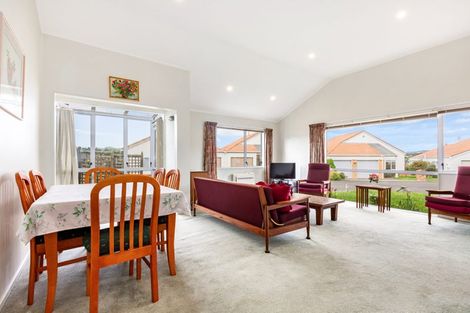 Photo of property in 17 Lakeside Villas, Whitby, Porirua, 5024
