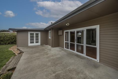 Photo of property in 28 Awamoa Road, Holmes Hill, Oamaru, 9401