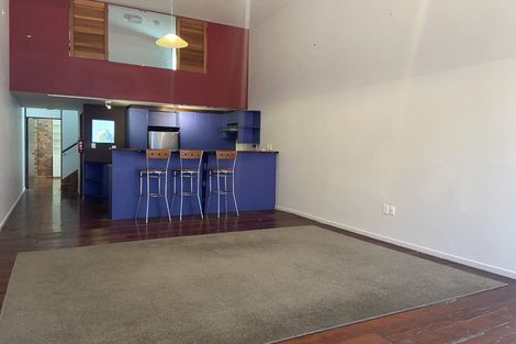 Photo of property in Courtenay Mews Apartments, 5/14 Alpha Street, Te Aro, Wellington, 6011