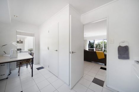 Photo of property in 39 Ohiwa Road, Papakura, 2582