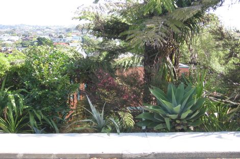 Photo of property in 1/72 Seaview Road, Glenfield, Auckland, 0629
