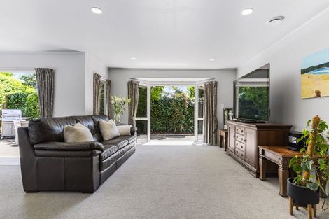 Photo of property in 2/27 Sorrel Crescent, Bucklands Beach, Auckland, 2012