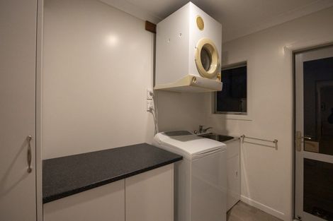 Photo of property in 100 Ruapehu Drive, Fitzherbert, Palmerston North, 4410