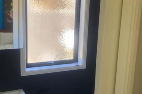 Photo of property in 3a Marchant Place, Westown, New Plymouth, 4310