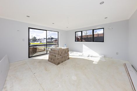 Photo of property in 2/14 Milton Road, Orewa, 0931