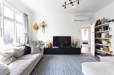 Photo of property in 33 Beach Street, Saint Clair, Dunedin, 9012