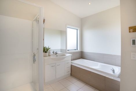 Photo of property in 42 Waverton Terrace, Churton Park, Wellington, 6037