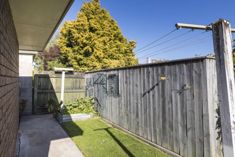 Photo of property in 8 Edgecombe Court, Roslyn, Palmerston North, 4414