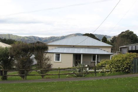 Photo of property in 22 Julyan Street, Shannon, 4821