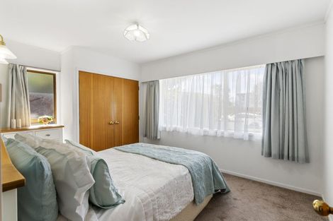 Photo of property in 8 Helvetia Drive, Browns Bay, Auckland, 0630