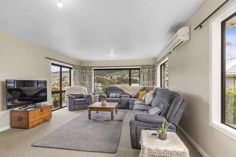 Photo of property in 24 Ranui Terrace, Tawa, Wellington, 5028