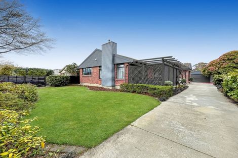 Photo of property in 17 Burnside Crescent, Burnside, Christchurch, 8053