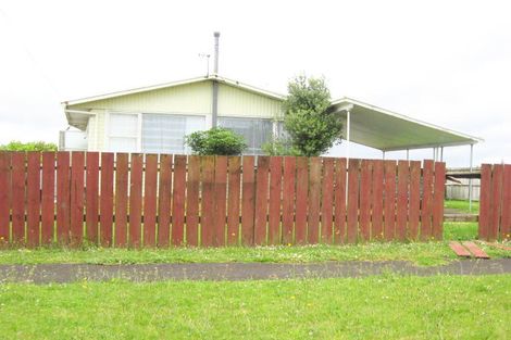Photo of property in 17 Kiekie Road, Mangere Bridge, Auckland, 2022