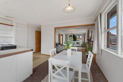 Photo of property in 5 Paynters Avenue, Strandon, New Plymouth, 4312