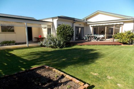 Photo of property in 10 Fernlea Avenue, Karori, Wellington, 6012