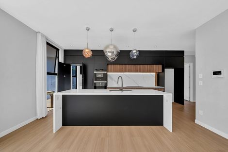 Photo of property in 28 Roxborough Place, East Tamaki Heights, Auckland, 2016
