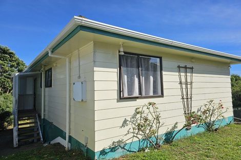 Photo of property in 34 Northumberland Street, Cannons Creek, Porirua, 5024