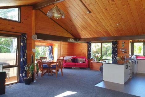 Photo of property in 16 Elder Grove, Whalers Gate, New Plymouth, 4310