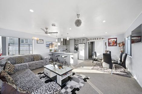 Photo of property in 2/86 Alfriston Road, Manurewa East, Auckland, 2102