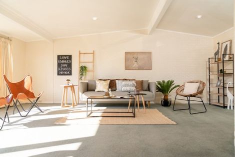 Photo of property in 1b Westview Grove, Miramar, Wellington, 6022