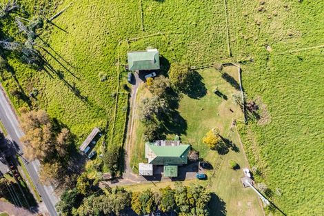 Photo of property in 76 Hobsonville Road, West Harbour, Auckland, 0618