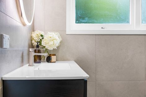 Photo of property in 2/5 Hauraki Road, Hauraki, Auckland, 0622