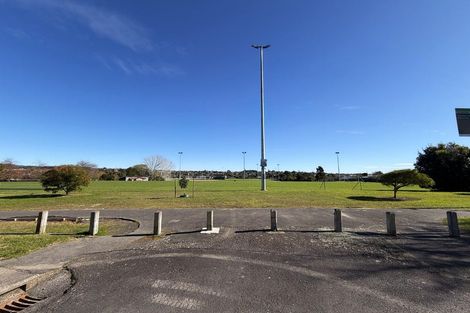 Photo of property in 6/18 Albert Road, Kelston, Auckland, 0602