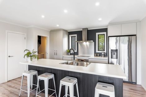 Photo of property in 124 Main Road, Waikanae, 5036