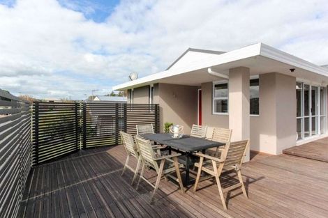 Photo of property in 5 Caledonia Place, Highlands Park, New Plymouth, 4312
